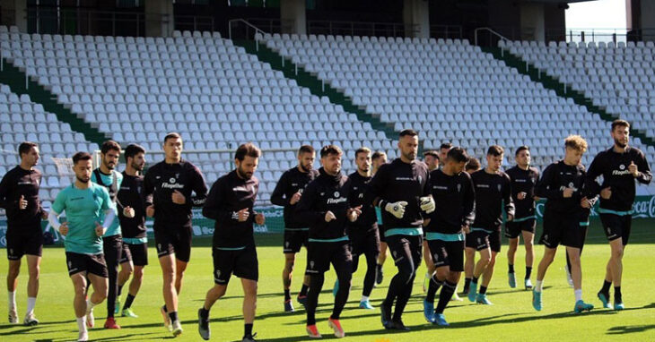 El plantel del Córdoba CF no quiere bajar el ritmo y menos jugando en casa. Foto: CCF