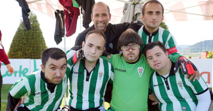 Varios integrantes del Córdoba CF Genuine en Gijón. Foto: LaLiga