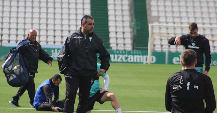 Tranquilo. Germán Crespo vivió con serenidad el último entreno del Córdoba antes de partir hacia Mérida.