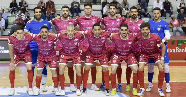 La foto de formación para la historia del Córdoba Patrimonio por su primera victoria ante ElPozo Murcia. Foto: Pascu Méndez