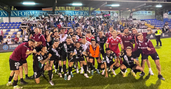 Los jugadores emeritenses celebrando su clasificación. Foto: AD Mérida