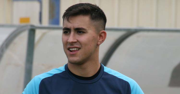 El portero de Castro del Rio durante un entrenamiento.