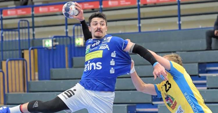 El luso Gonçalo Ribeiro armando su brazo.