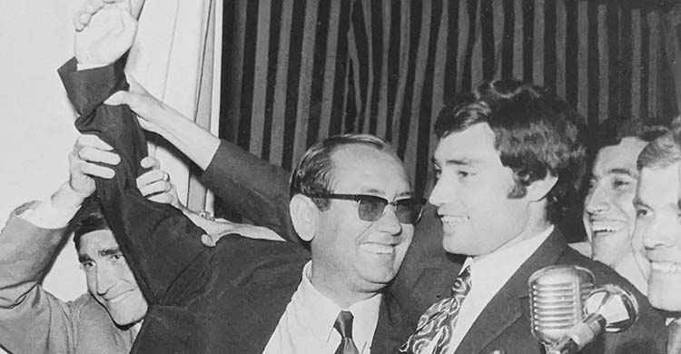 Rafael Campanero y Ángel Torres celebrando el ascenso de 1971.
