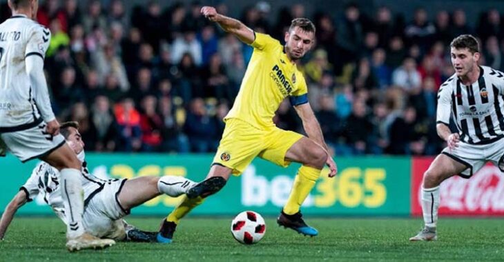 Ramón Bueno jugando ante el Castellón.