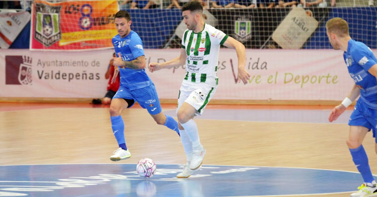 Saura en el partido de su despedida como blanquiverde. Foto: Viña Albali Valdepeñas