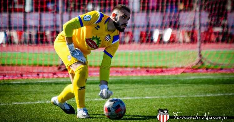 Carlos Sánchez pone el balón en movimiento