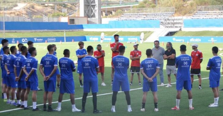 Los jugadores del conjunto lucentino reunidos en su regreso a los entrenamientos