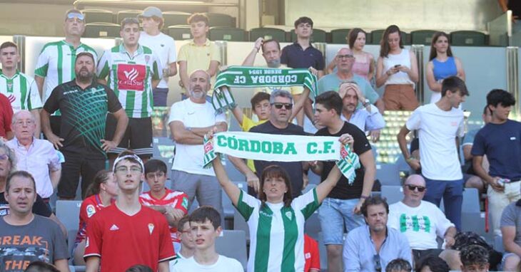 Seguidores del Córdoba en un partido de pretemporada
