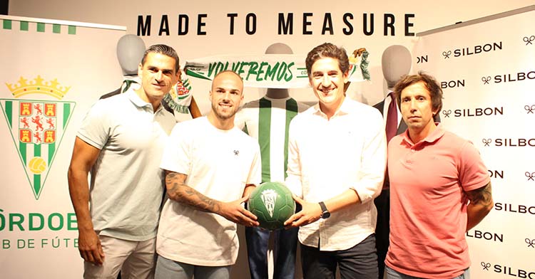 Sergio Benito junto al CEO de Silbon, Pablo López, secundados por Juanito y Raúl Cámara.