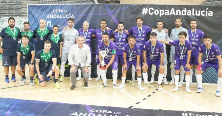 Los jugadores del Córdoba Patrimonio posando tras acabar subcampeones en la Copa Andalucía