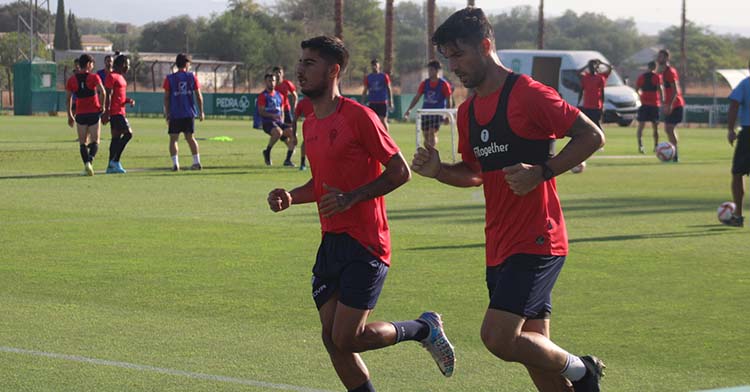 Calderón y Willy haciendo carrera continua.
