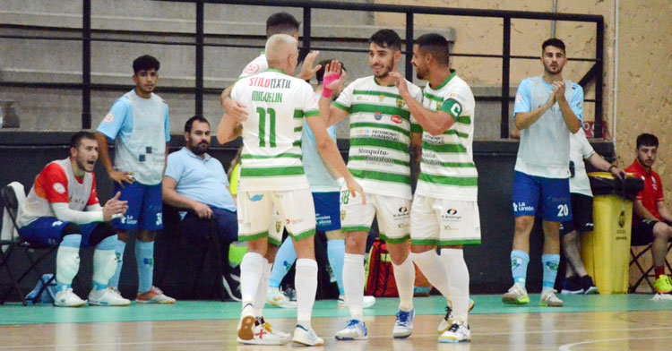 Los jugadores blanquiverdes celebrando un gol en la semifinal de la Copa Andalucía