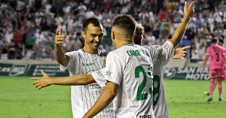 De las Cuevas, Simo y Carracedo celebran el 2-0 al Unionistas. Foto: CCF
