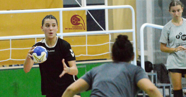 El Deza Córdoba de Balonmano trabajando en Fátima. Foto: CBM