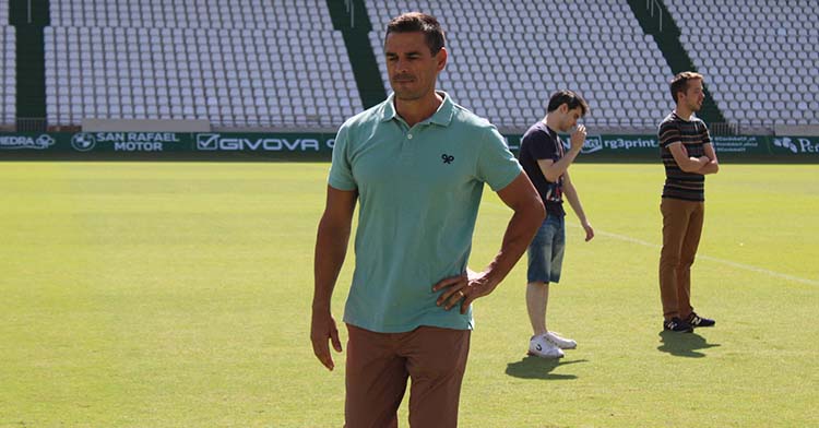 Juanito sobre el verde de El Arcángel.