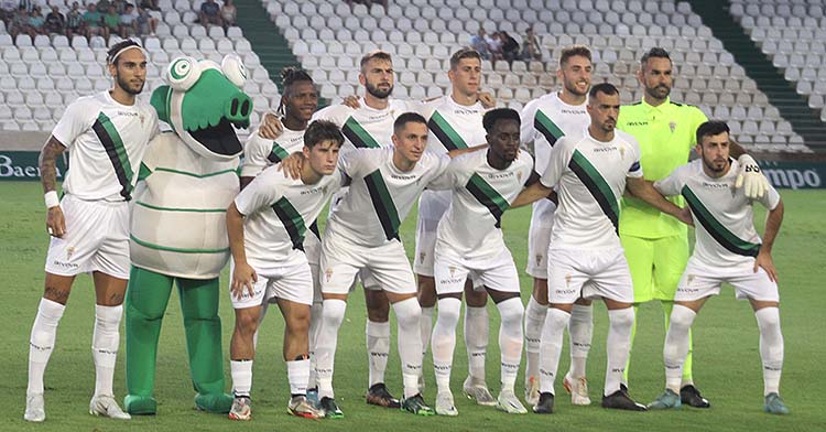 El once inicial del Córdoba ante el Mérida en su último amistoso de pretemporada en El Arcángel.