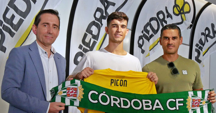 Un momento de la presentación de Picón como cordobesista. Foto: CCF