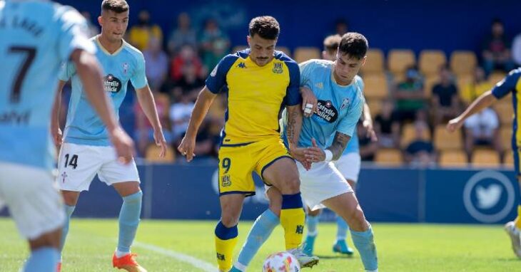 Lance del partido entre el Alcorcón y el Celta de Vigo B