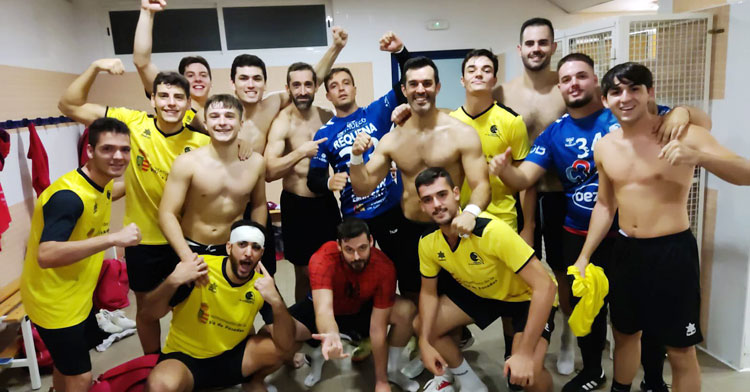 La alegría del Cajasur tras su segunda victoria liguera. Foto: CBM