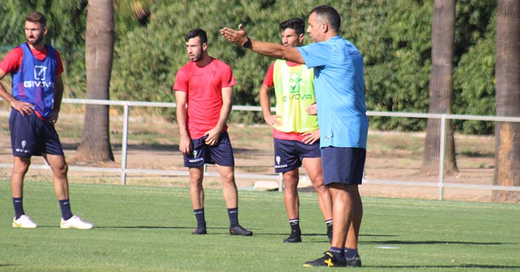 Germán Crespo señalando el camino del triunfo ante el Celta B.