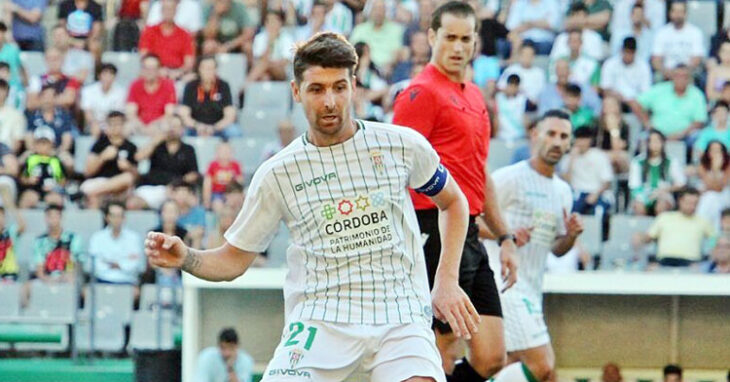 Javi Flores en el partido contra el Fuenlabrada. Foto: CCF