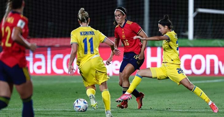 Rocío Gálvez jugando con la selección.