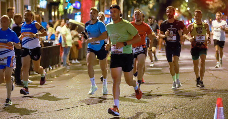 Un grupo de corredores disputando la prueba. Foto: Cope.es