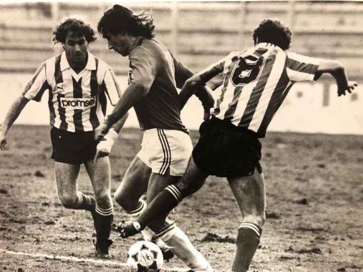 Portugal jugando con el Real Burgos en el viejo Arcángel con Pepín al fondo.Portugal jugando con el Real Burgos en el viejo Arcángel con Pepín al fondo.