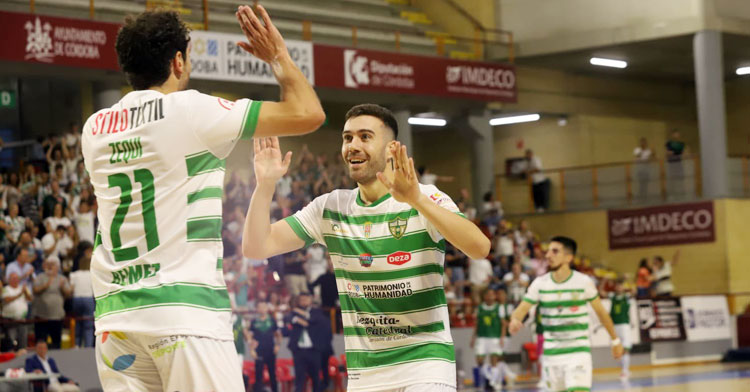 Alberto Saura en una celebración esta temporada