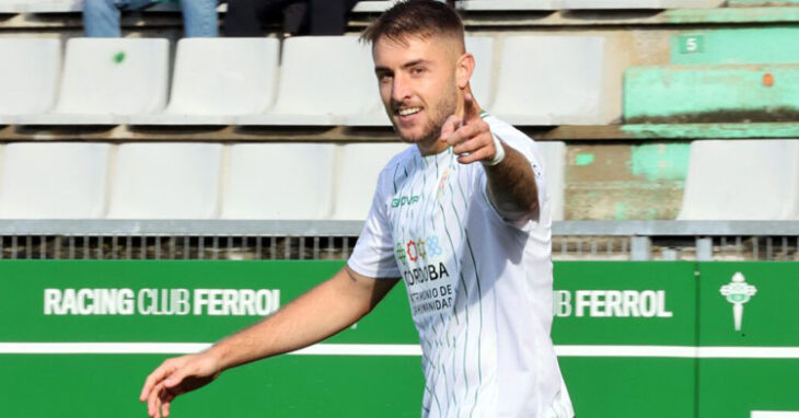 Casas dedicando a la cámara el gol de Ferrol. Foto: CCF