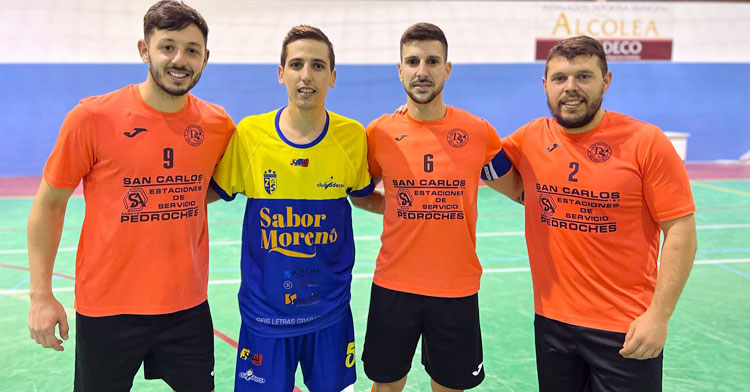 David Leal, a la izquierda, en una foto de la reunión en la pista de sus compañeros Lolo Jarque y Juanra más Javi Sánchez, todos ex del Córdoba Patrimonio. Foto: Decorséneca