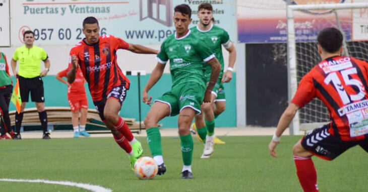 El cuadro pontano en un duelo de este ejercicio. Foto: Tino Navas / Salerm Puente Genil