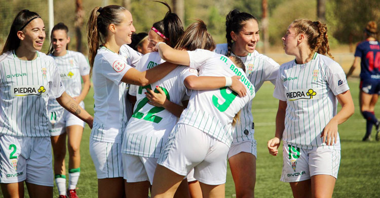 La alegría blanquiverde con la primera victoria en casa. Foto: @CordobaFemenino