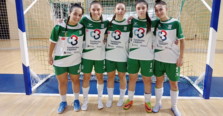 De izquierda a derecha, Lidia Doménech, Carmen Caracuel, María Calañas, María Pedrajas y Elena Jiménez, que jugaron el sábado con el Deportivo Córdoba Cajasur ante el Guadalcacín