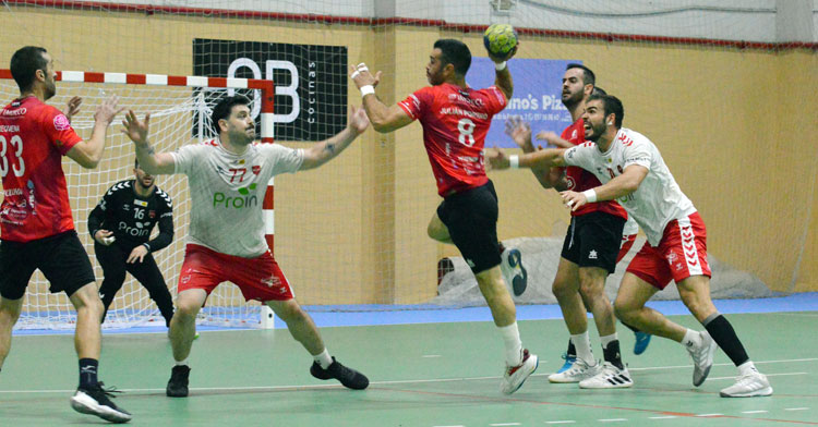 Julián Portero en pleno ataque granate. Foto: CBM