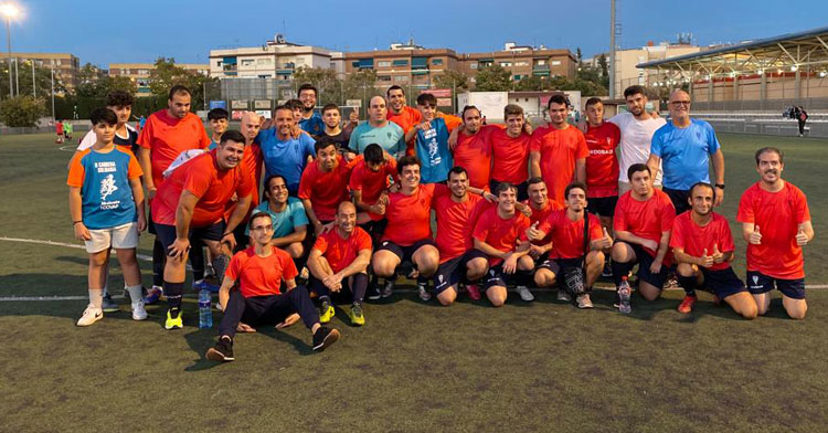 Los jugadores del Córdoba Genuine posando tras uno de sus recientes amistosos. Foto: CCF