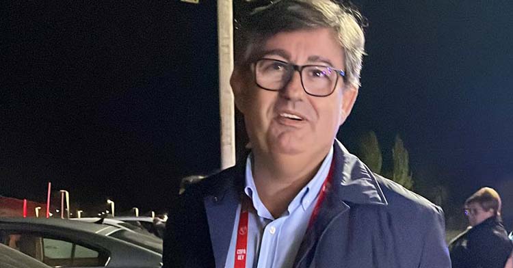 El consejero delegado del Córdoba CF, Javier González Calvo, a la conclusión del partido en Cáceres.