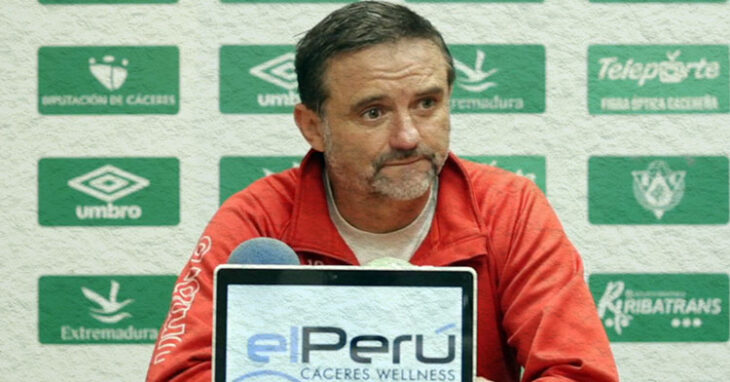 Julio Cobos, entrenador del cuadro verdiblanco. Foto: CP Cacereño SAD