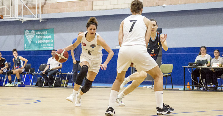 Marcy Gonçalves iniciando una jugada de ataque. Foto: Gabriele Friscia