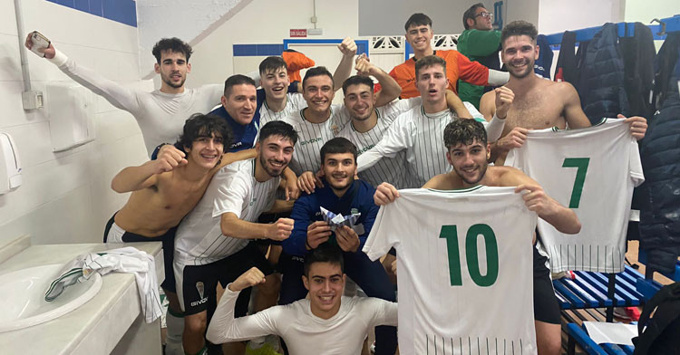 La celebración en el vestuario jerezano del Córdoba Futsal Patrimonio