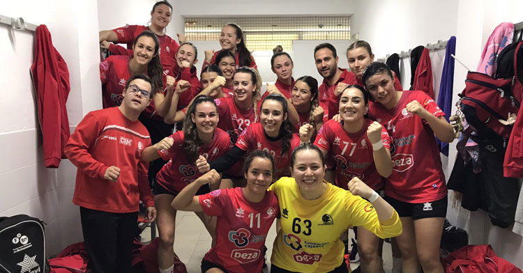 La foto tras la victoria del Deza Córdoba de Balonmano en el vestuario de Fátima. Foto: CBM