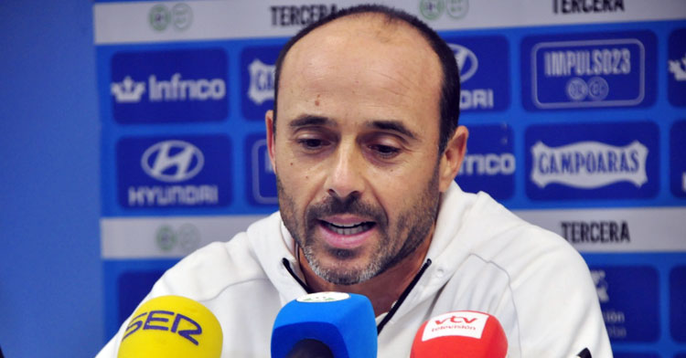 Dimas Carrasco en un momento de la rueda de prensa. Foto: Ciudad de Lucena