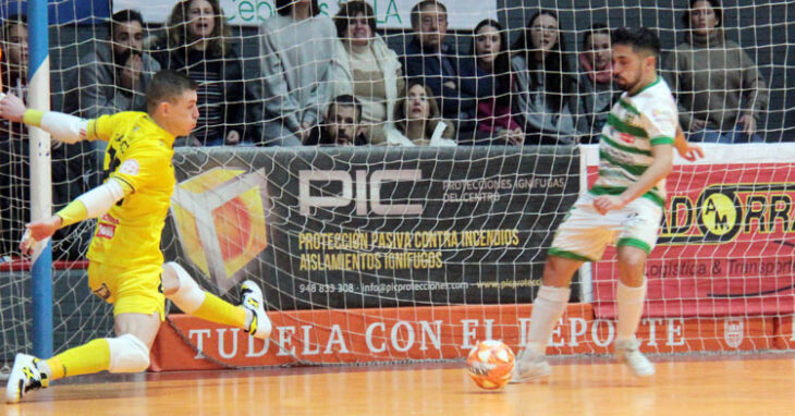 Jesulito buscando el gol en el partido de Tudela. Foto: Ribera Navarra FS