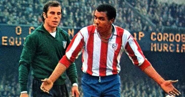 Miguel Reina junto a Pereira en el viejo Vicente Calderón.
