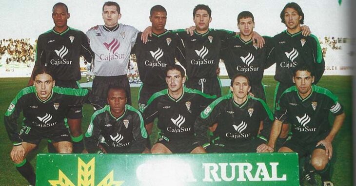 El once inicial del Córdoba en el segundo encuentro como titular de Sarmiento ante el Jaén en 2001, tras debutar en El Arcángel ante los jiennenses en Copa, junto a los Fabao, Chirola Romero, Platero o Whelliton entre otros.
