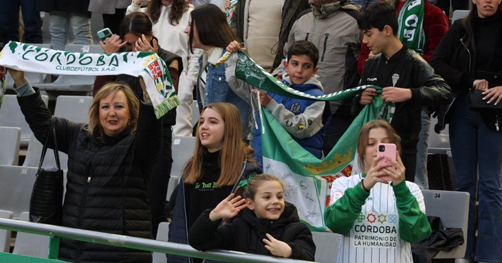 Aficionados del Córdoba contra el Linense. Autor: Paco Jiménez