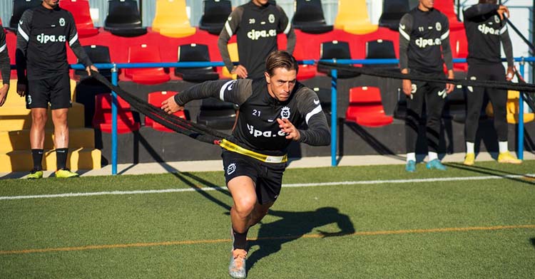 Manuel Raíllo entrenando con el Montijo.