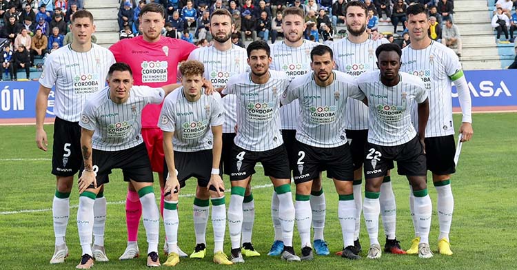 El once inicial del Córdoba CF en San Fernando con la titularidad de Ramón Bueno.