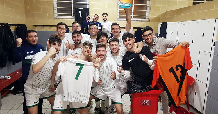 Los chavales del Córdoba Futsal Patrimonio celebrando otro triunfo. Foto: Córdoba Futsal